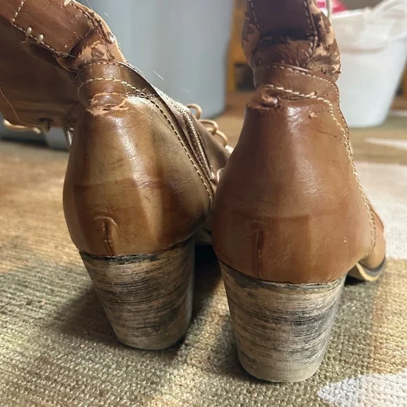 Women's Tan Lace-Up Leather Ankle Boots - Picture 5 of 5